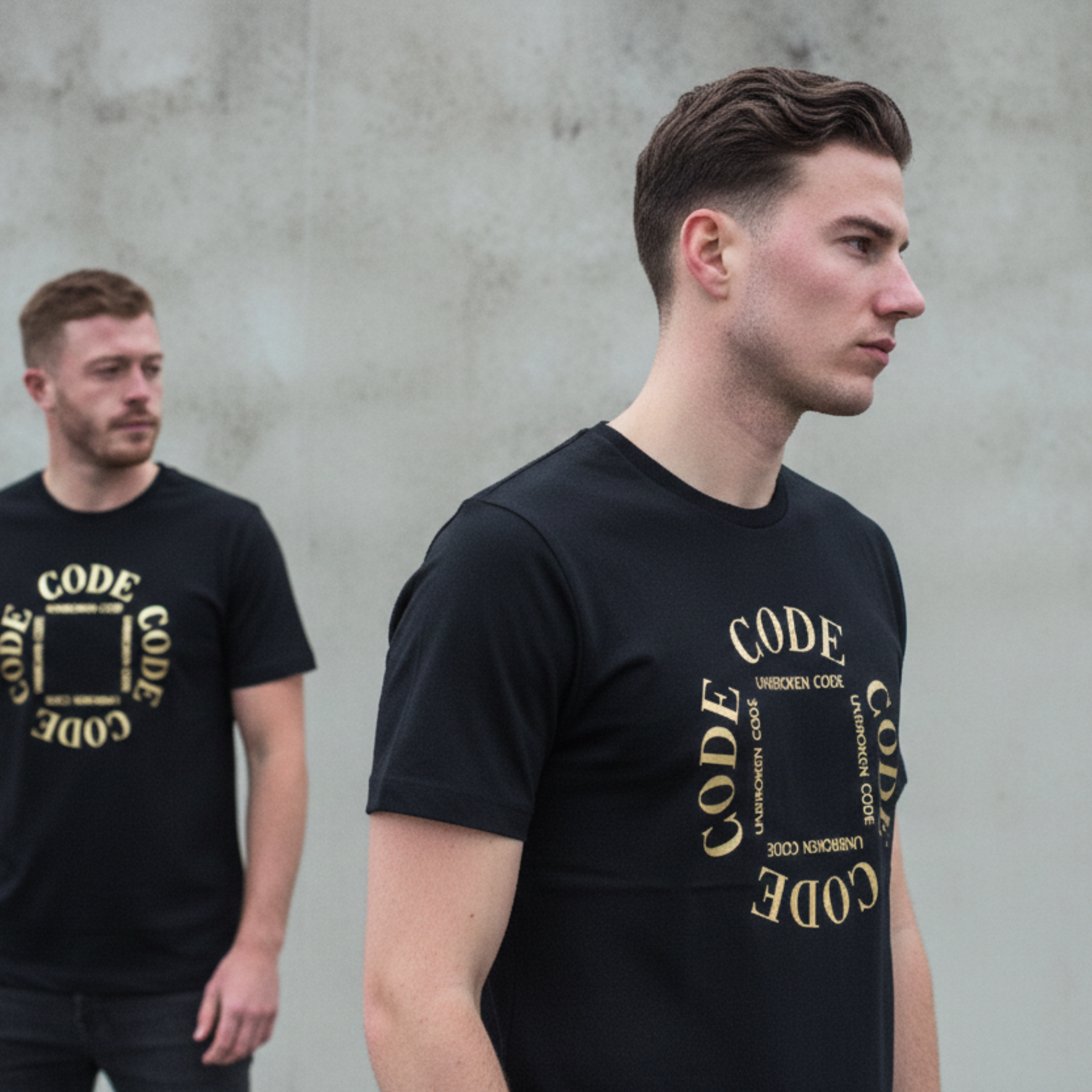 GOLDEN BLOCK BLACK TEE